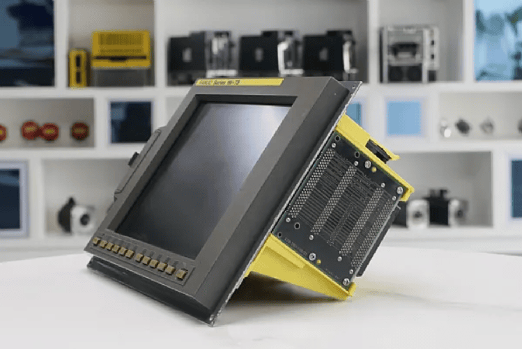 Pièces détachées Fanuc sur une table